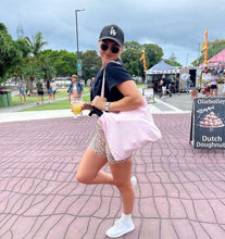 Load image into Gallery viewer, Juqe Yoga. Premium Pink Yoga Gift Box.