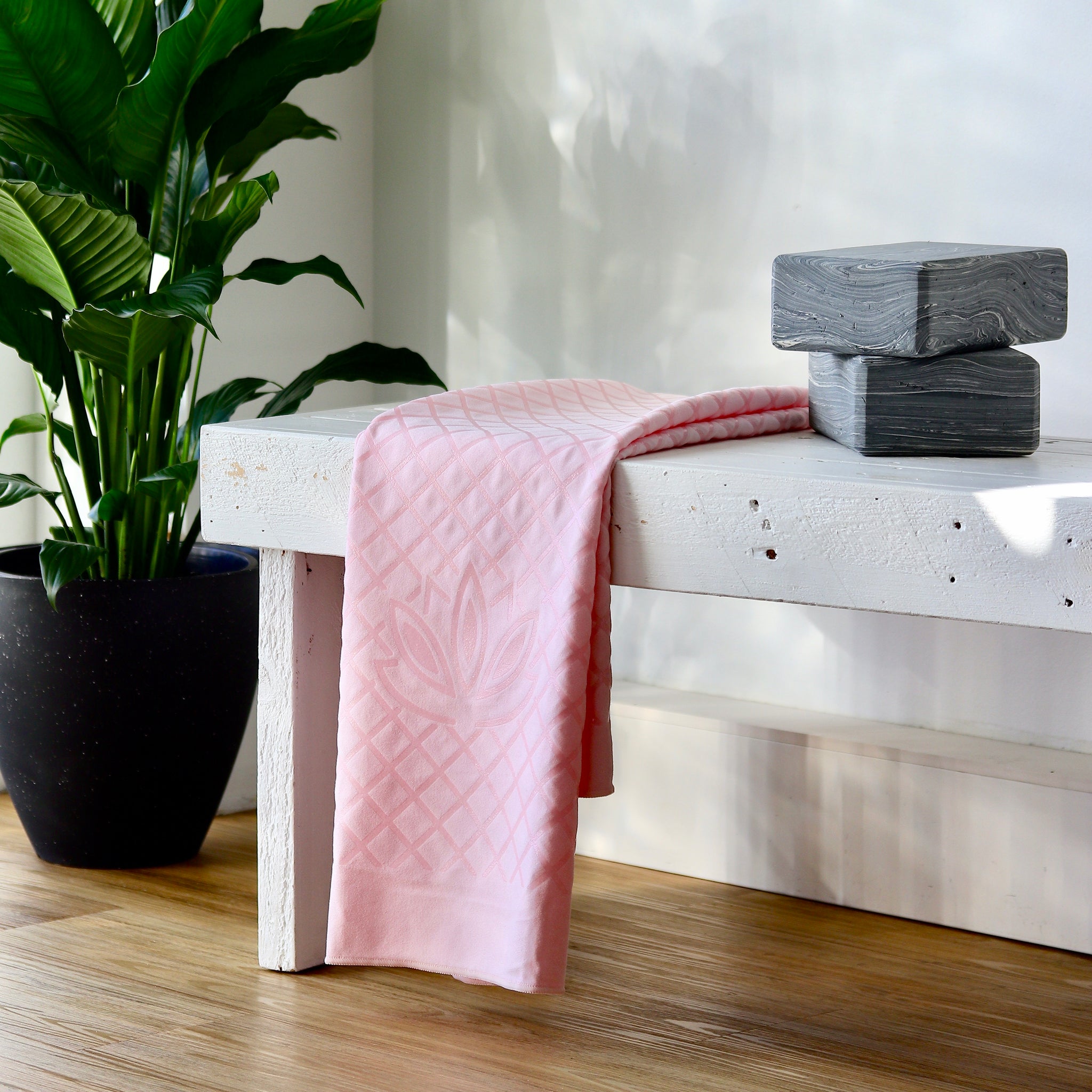 Juqe Yoga. Pink Non-Slip Yoga Mat Towel. – JUQE YOGA